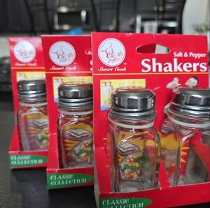 Smart Cook Salt and Pepper Shakers